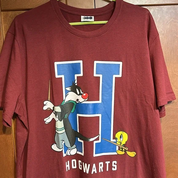 SALE!! Hogwarts Slytherin Sylvester and Tweety shirt - Picture 4 of 9